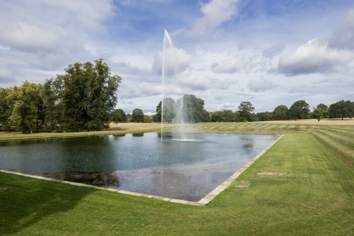 The fountain rises 70 feet into the air. On a sunny day it is beautiful to see. It works via a remote control! The fountain rises 70 feet into the air. On a sunny day it is beautiful to see. It works via a remote control!