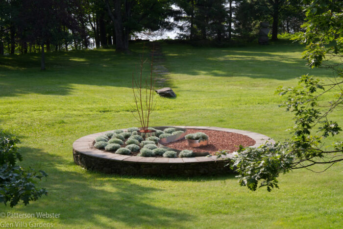 No image of the bench, instead an image of what you see sitting on it.
