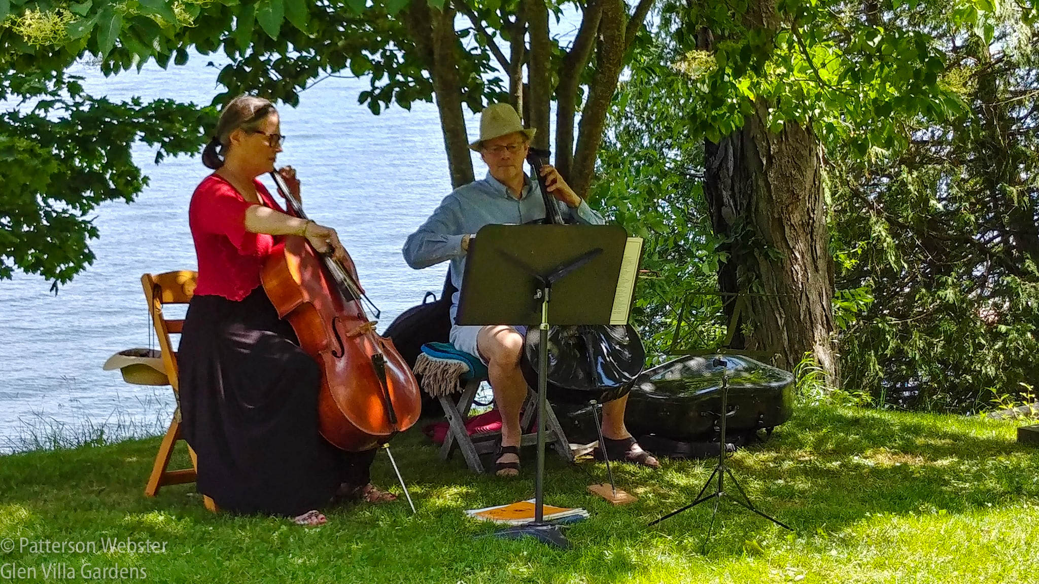 The rich sounds of the cello could be heard from the Lower Garden right up to the Upper Field. No question, the music added to the special atmosphere.