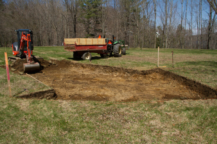 The colour of the soil gives you an idea of its quality — not great. The colour of the soil gives you an idea of its quality -- not great.