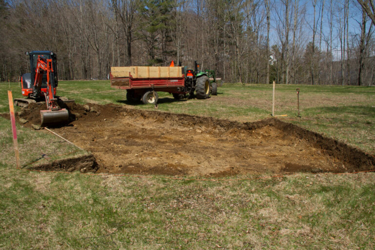 The colour of the soil gives you an idea of its quality — not great. The colour of the soil gives you an idea of its quality -- not great.