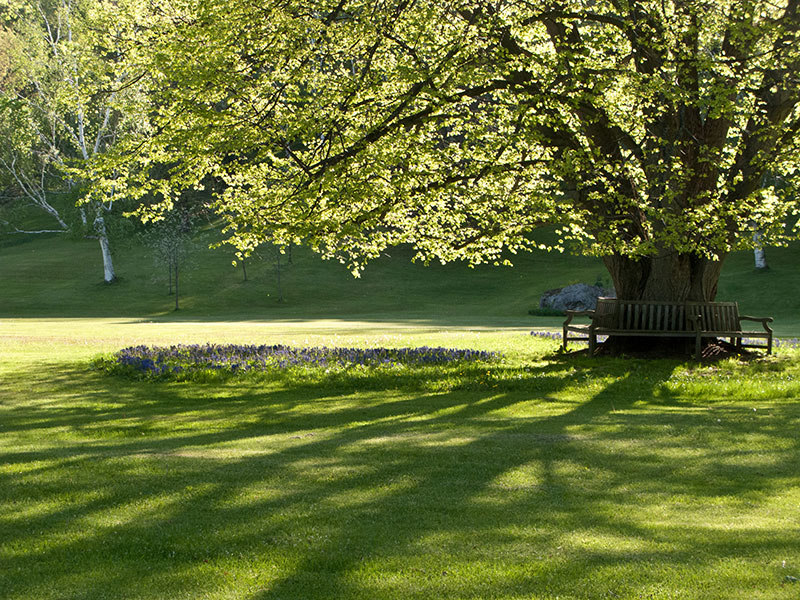 glen villa art garden round bench